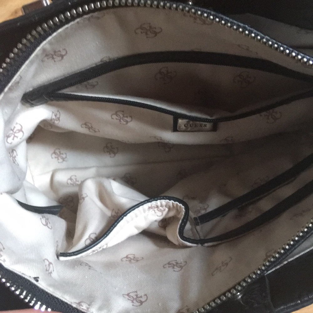 Guess 3 Section Bag - Picture 4 of 8